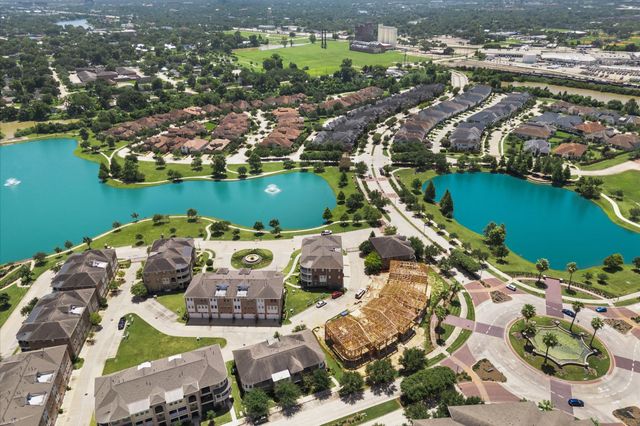 118 Stadium Drive, Sugar Land, TX 77498