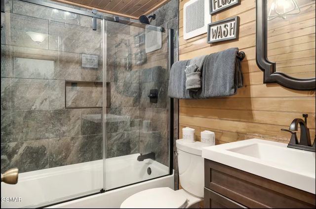 1330 N Baden Drive, Gatlinburg, TN 37738