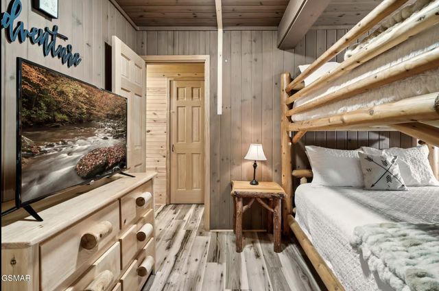 1330 N Baden Drive, Gatlinburg, TN 37738