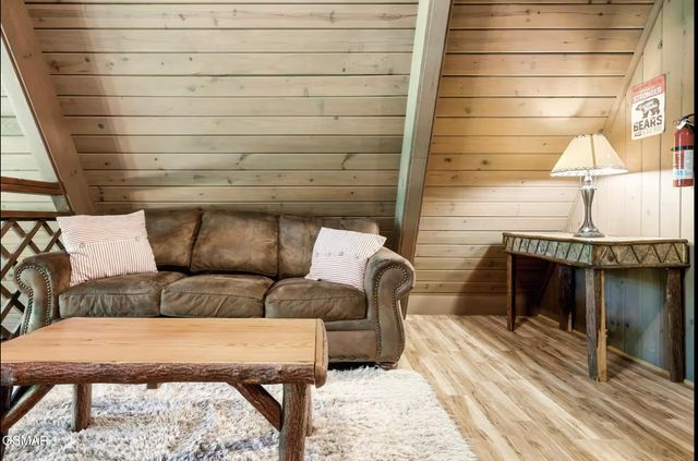 1330 N Baden Drive, Gatlinburg, TN 37738