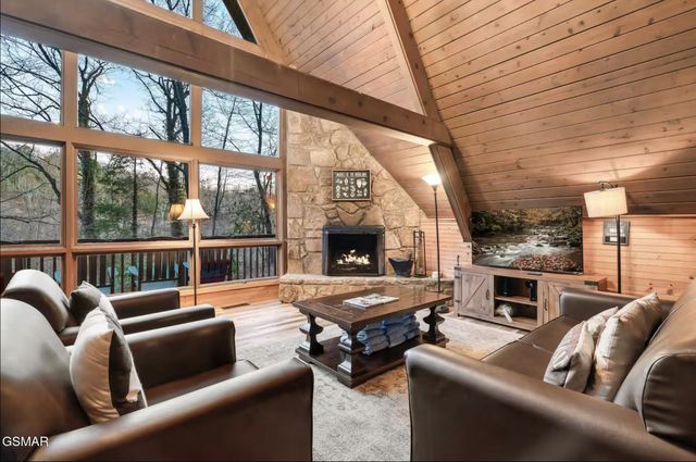 1330 N Baden Drive, Gatlinburg, TN 37738