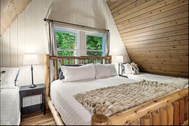 1330 N Baden Drive, Gatlinburg, TN 37738