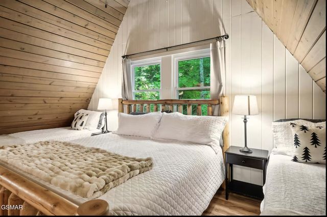 1330 N Baden Drive, Gatlinburg, TN 37738