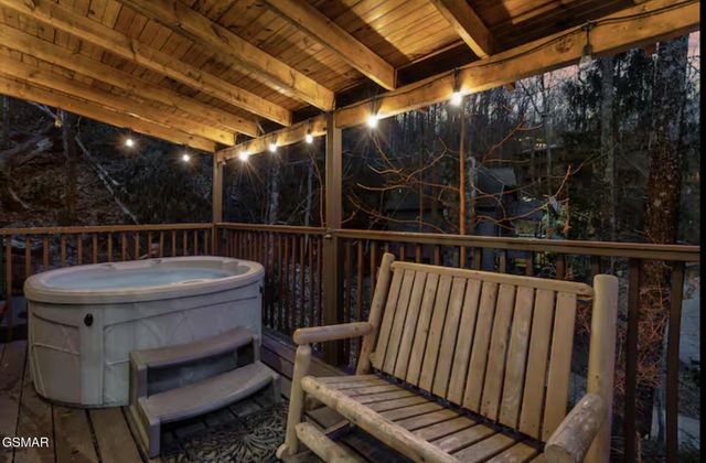 1330 N Baden Drive, Gatlinburg, TN 37738