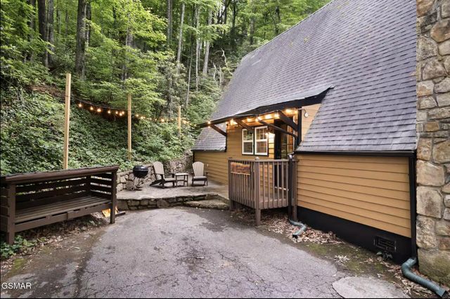 1330 N Baden Drive, Gatlinburg, TN 37738