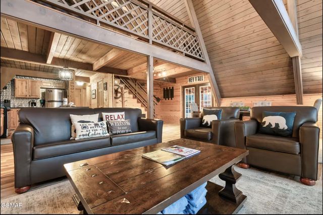 1330 N Baden Drive, Gatlinburg, TN 37738