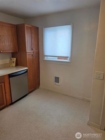 1720 Snyder Avenue, Bremerton, WA 98312