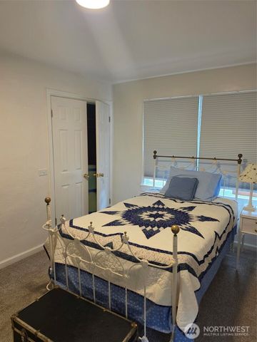 1720 Snyder Avenue, Bremerton, WA 98312