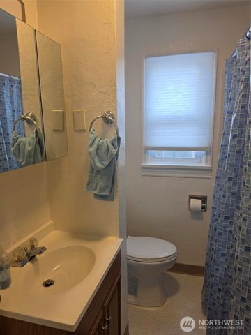 1720 Snyder Avenue, Bremerton, WA 98312