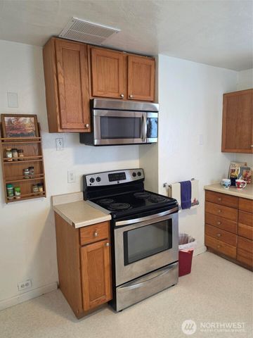 1720 Snyder Avenue, Bremerton, WA 98312