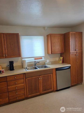 1720 Snyder Avenue, Bremerton, WA 98312
