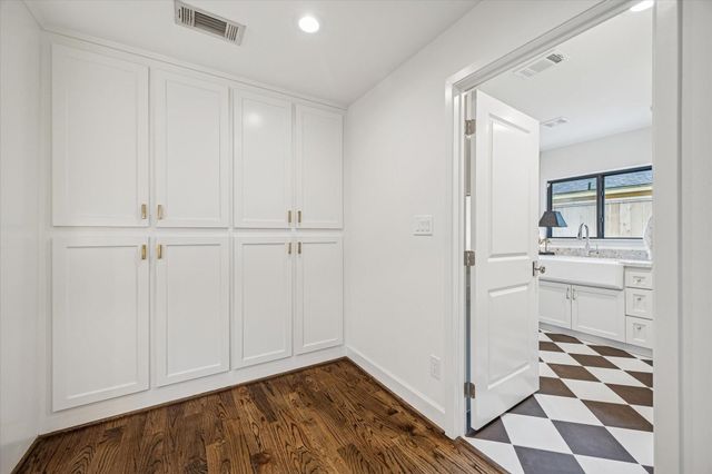 1607 Haverhill Drive, Houston, TX 77008