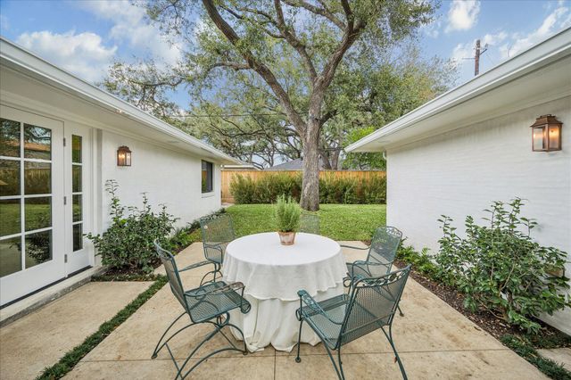 1607 Haverhill Drive, Houston, TX 77008