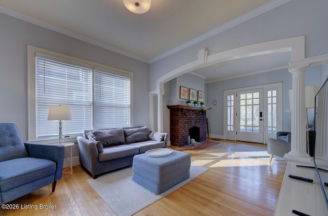 215 Pennsylvania Ave, Louisville, KY 40206