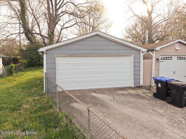 215 Pennsylvania Ave, Louisville, KY 40206