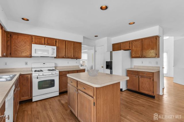 26 Brandywine Drive, Old Bridge, NJ 07747