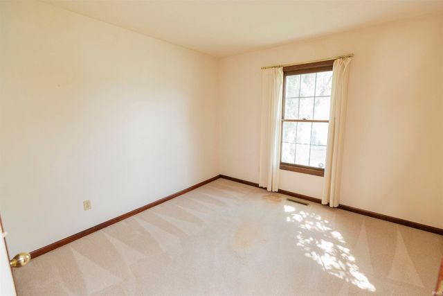 4020 Stonegate Drive, Mishawaka, IN 46544