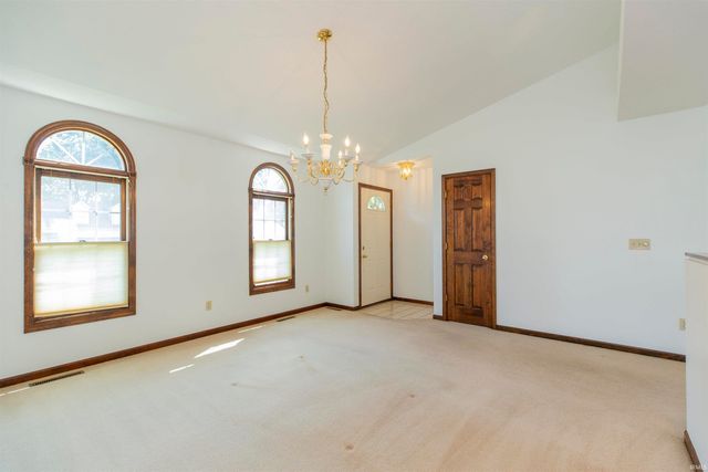 4020 Stonegate Drive, Mishawaka, IN 46544