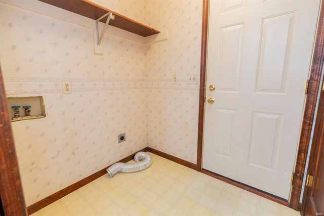 4020 Stonegate Drive, Mishawaka, IN 46544