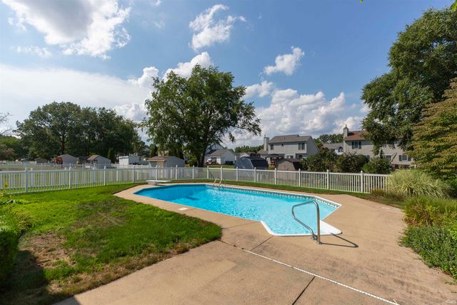 4020 Stonegate Drive, Mishawaka, IN 46544