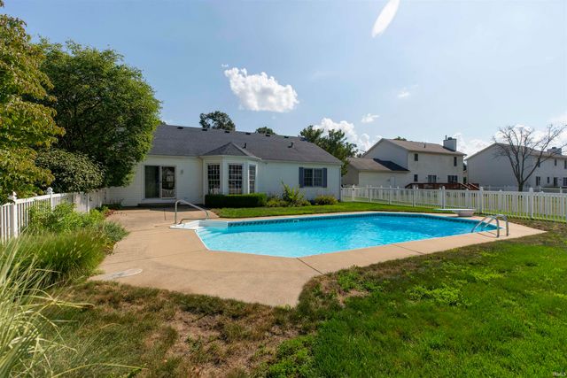 4020 Stonegate Drive, Mishawaka, IN 46544