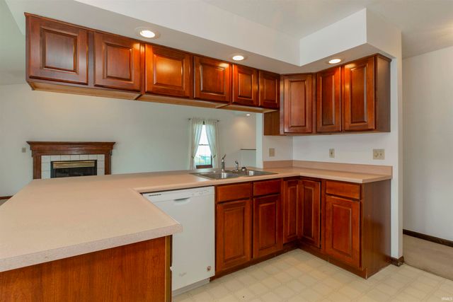 4020 Stonegate Drive, Mishawaka, IN 46544