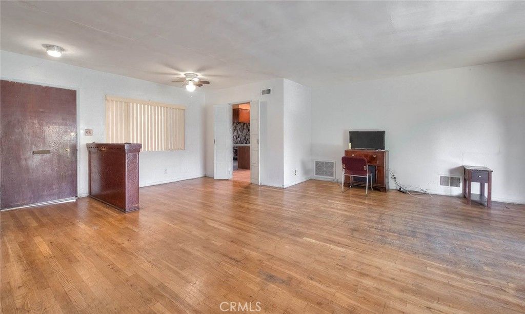 Image 11 of property listing at 13516 Purche, Gardena, CA 90249