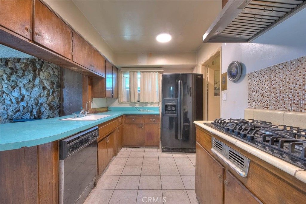 Image 3 of property listing at 13516 Purche, Gardena, CA 90249