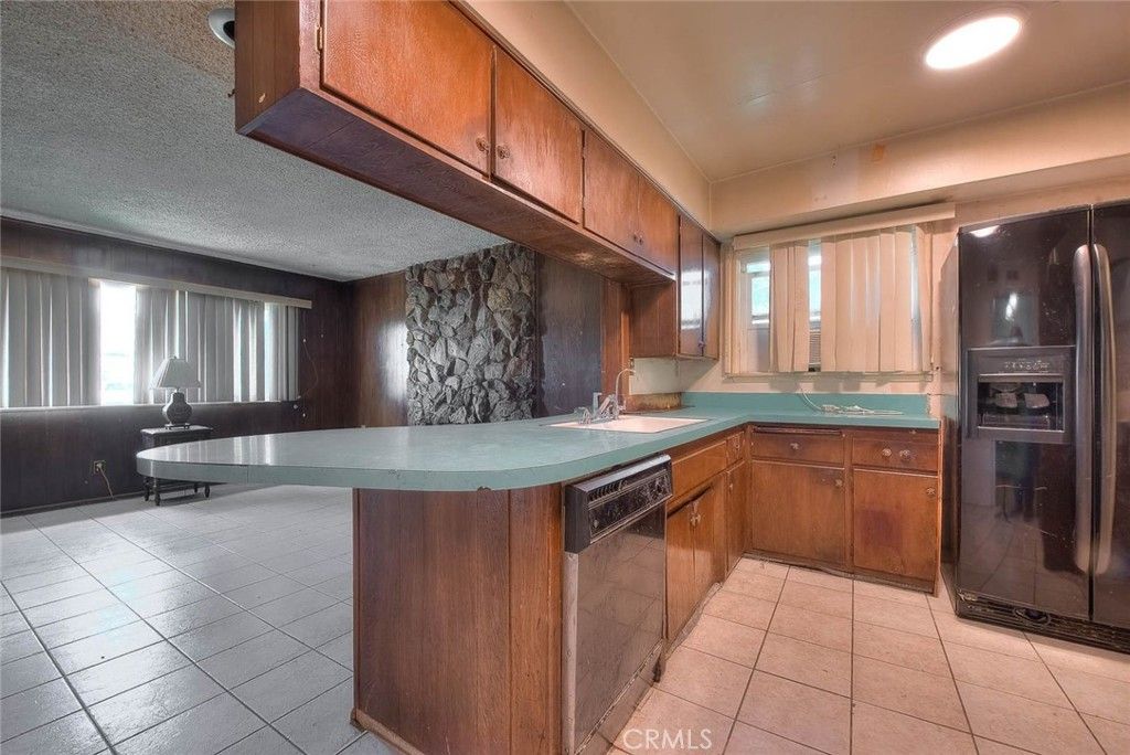 Image 7 of property listing at 13516 Purche, Gardena, CA 90249
