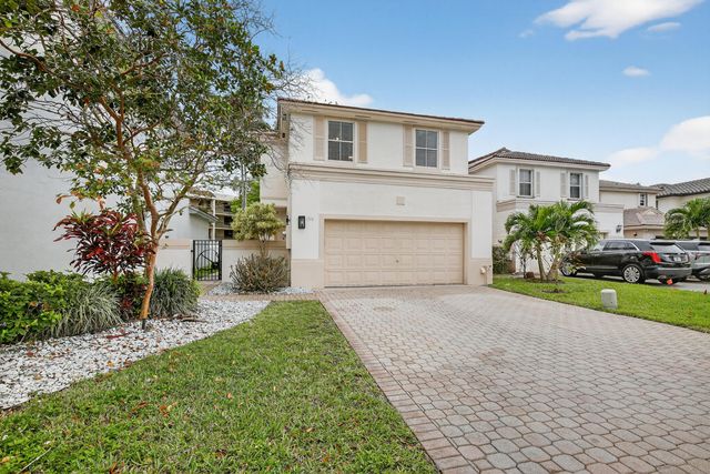 7524 NW 1st Place, Plantation, FL 33317