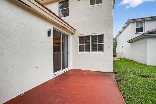 7524 NW 1st Place, Plantation, FL 33317
