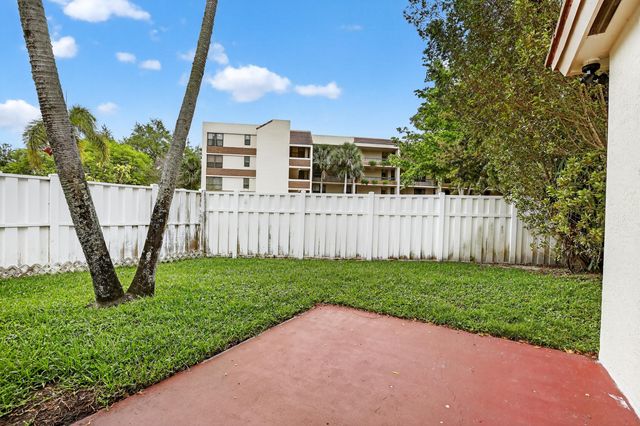 7524 NW 1st Place, Plantation, FL 33317