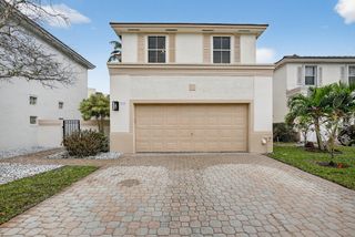 7524 NW 1st Place, Plantation, FL 33317