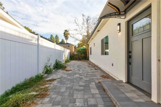 1615 N Niagara Street, Burbank, CA 91505