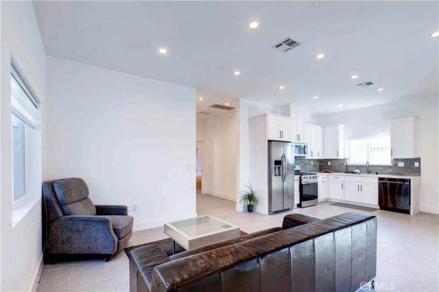 1615 N Niagara Street, Burbank, CA 91505