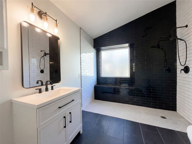 2108 Woodland Oaks Drive, Arlington, TX 76013