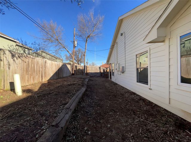 2108 Woodland Oaks Drive, Arlington, TX 76013