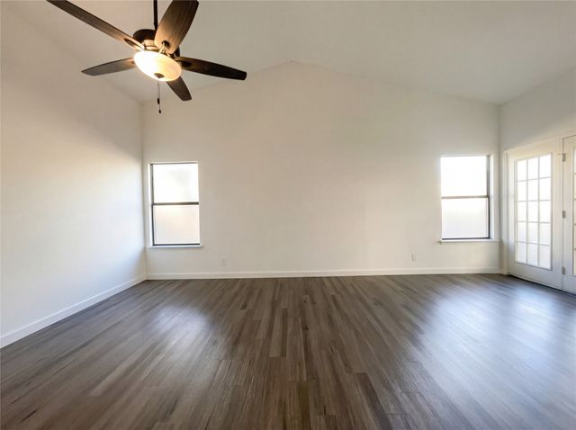 2108 Woodland Oaks Drive, Arlington, TX 76013