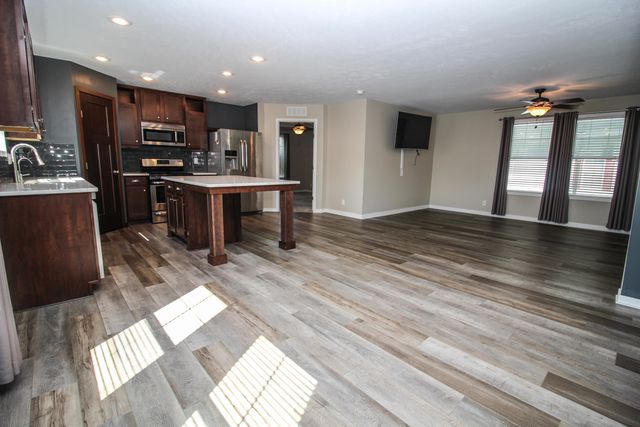 7237 White Oak Circle, Portage City, MI 49002