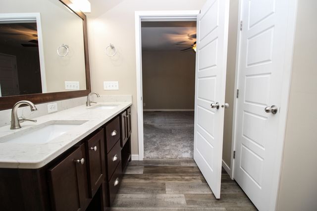 7237 White Oak Circle, Portage City, MI 49002