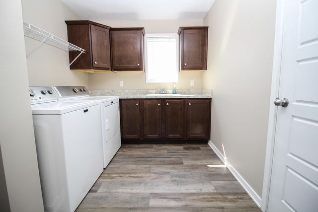 7237 White Oak Circle, Portage City, MI 49002