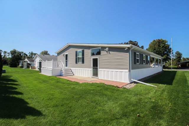 7237 White Oak Circle, Portage City, MI 49002