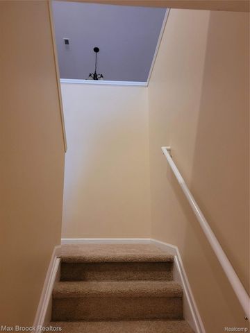 28017 HOPKINS Drive 98, Novi, MI 48377