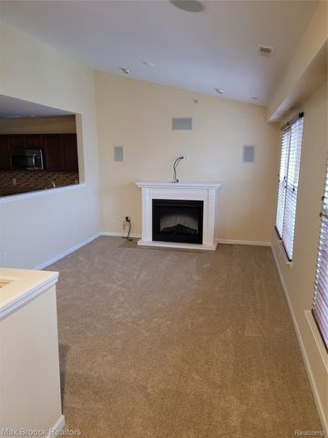 28017 HOPKINS Drive 98, Novi, MI 48377