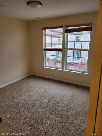 28017 HOPKINS Drive 98, Novi, MI 48377