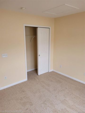 28017 HOPKINS Drive 98, Novi, MI 48377