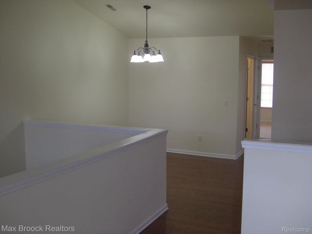 28017 HOPKINS Drive 98, Novi, MI 48377