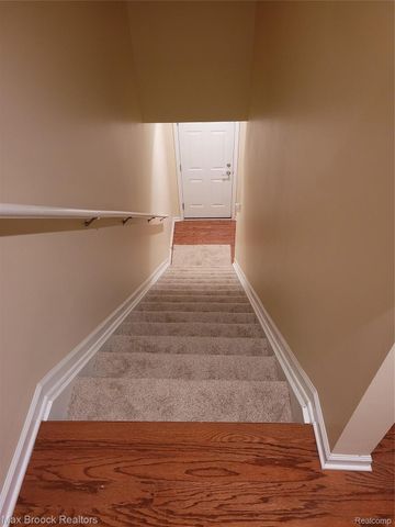 28017 HOPKINS Drive 98, Novi, MI 48377