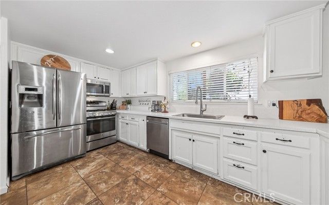 2794 La Praix, Highland, CA 92346