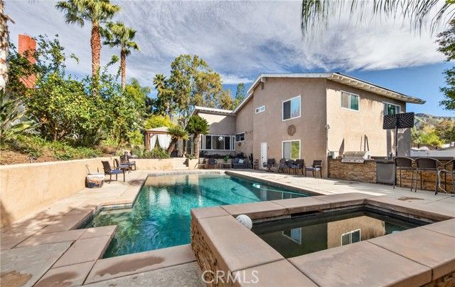 2794 La Praix, Highland, CA 92346